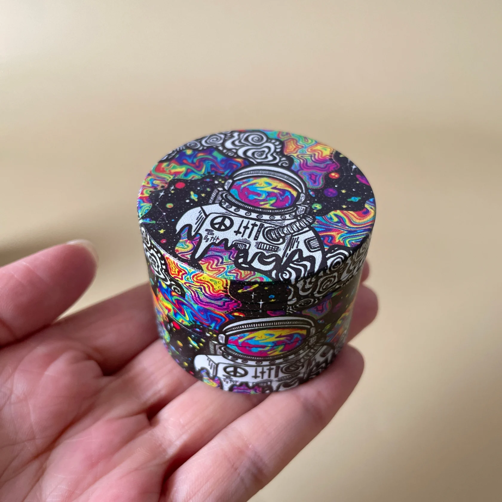 Spaceship and Astronaut Metal Herb Grinder 2inch/50mm - Image 8